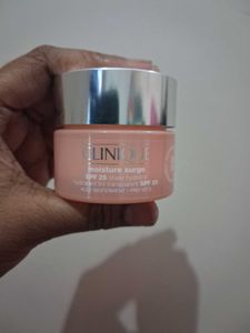 Clinique Moisture Surge SWAP AVAILABLE