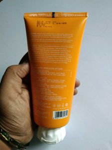 Dot &amp; Key Face Wash