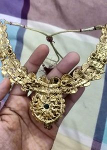 Golden base multicolored choker necklace