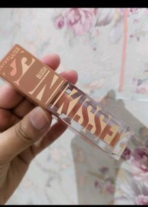 Maybelline Uptown Glow 02