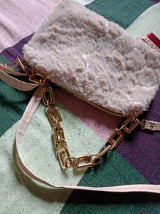 Pretty Sling Bag