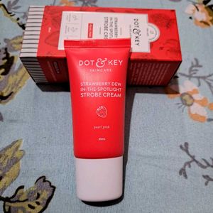 Dot &amp; Key Strawberry Strobe Cream
