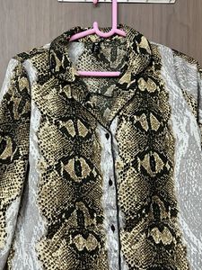 Snakeskin Print flare sleeve top for L size
