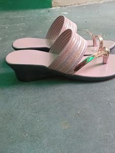 Women Sandal It&#39;s Totally New Never Used