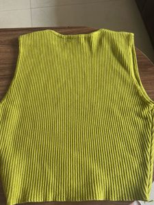 Knit crop top in size S