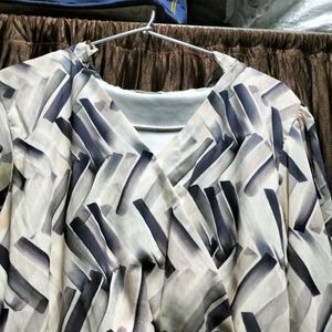 Fancy V-neck T-shirt