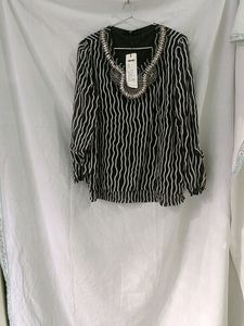 Top Black N White With Tag
