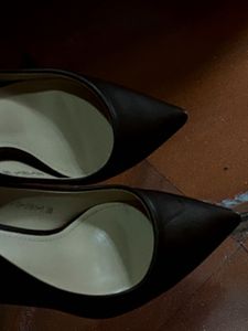 Brown Pointed-Toe Heels