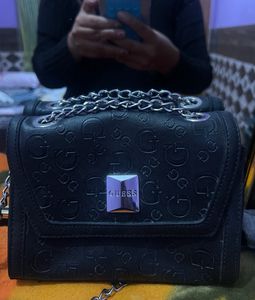 Guess Shoulder Bag