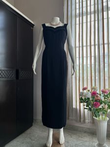 Sweetheart black fitted dress