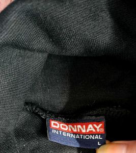 Donnay Men Black Cotton long neck Tshirt