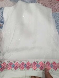 Embroidered Floral White Tunic