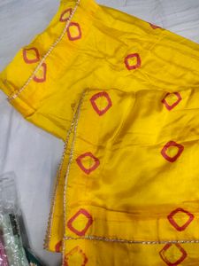 Saree With Rani Colour Flower Yellow Colour Saree Chiffon Febric New But Without Tags And Not Worn Once #saree #chiffon