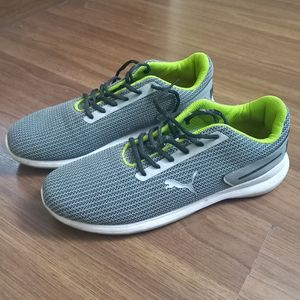 PUMA WALKING SHOES      No Coins
