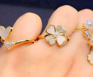 Floral Pearl Rings