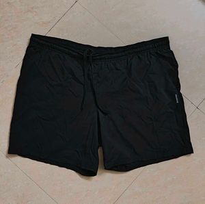 Unisex Black Loose Sports Shorts