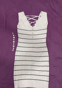 Grey Dress With Pattern In Back