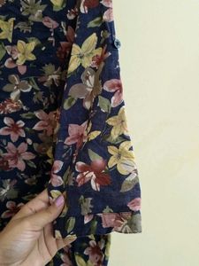 Sale🔥Floral Shirt In Navy Blue Colour