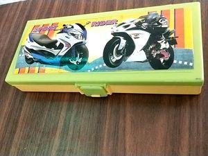 😍brand New Kids Pencil Box