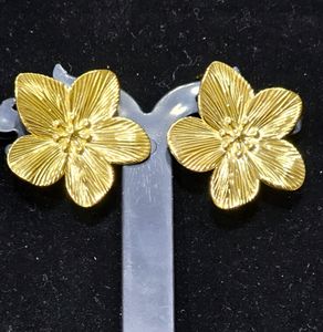 Anti-tarnish Flower Earrings