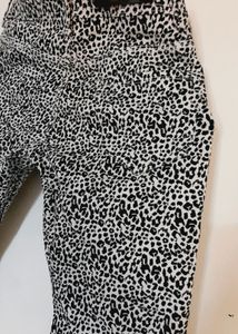 Black White Combination Jeans 👖 (Women&#39;s)