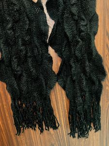 Women Woolen Black Muffler 🧣