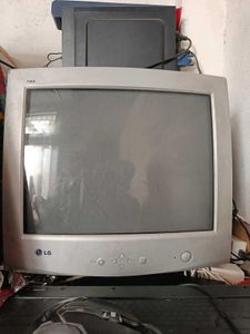 L.G 700E Monitor Crt