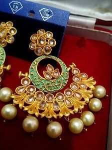 Kundan Earings With FREE Maangteeka