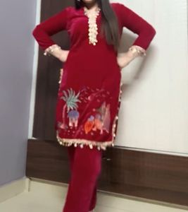 Kurta Set With Embroidery And Shells