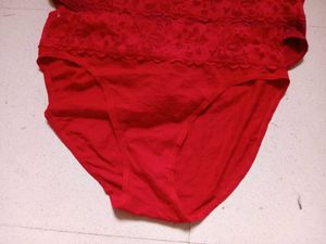 victoria&#39;s secrets panties - Set of 4