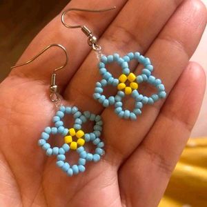 Daisy Flower Earrings 🌸