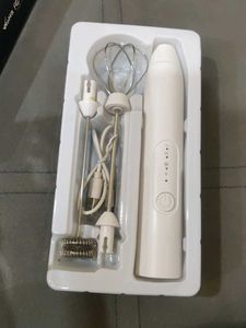 USB Adjustable Milk Frother Working