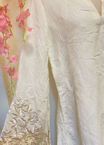 ✨Bell sleeves Embroidered Kurta