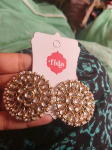New Grand White Stone Stud