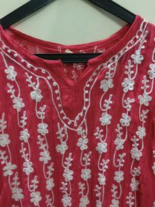Elegant Pink Embroidered Kurta
