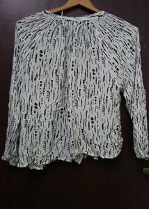 Patterned Blouse with Long Sleeves