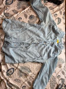 🦋Affordable !! Light Blue Shirt