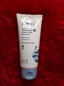 Plum Simply Bright 2% Niacinamide Face Wash with R