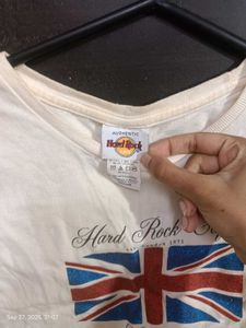 Hard Rock Cafe Chicago Graphic Tee
