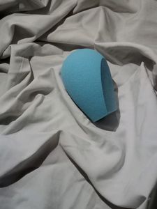 MAKE-UP  SPONGE
