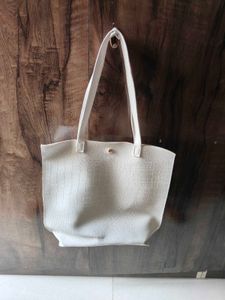 Elegant White Textured Tote Handbag