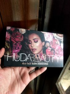 Huda Beauty Rose Gold Eyeshadow Palette