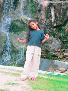 Girl&#39;s Casual Outfit