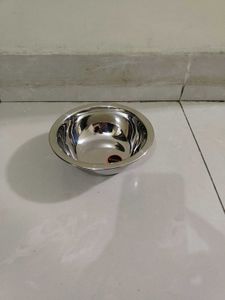 New Unused Stainless Steel Bowls (Set of 3)