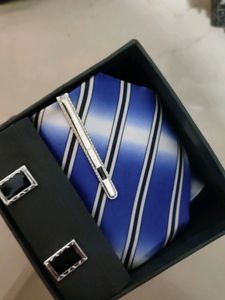Tai And Cufflinks Set