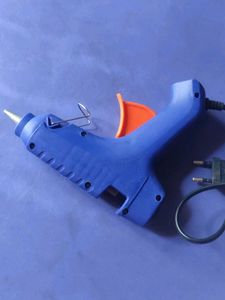 Gluee Gun