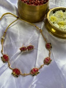 Lotus Necklace Set
