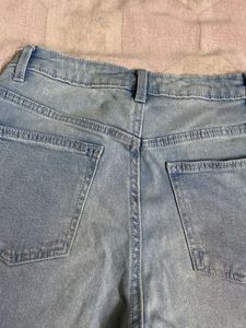 Streachble Light Wash Straight Leg Jeans