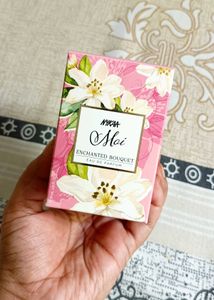 NYKAA Moi Enchanted Bouquet