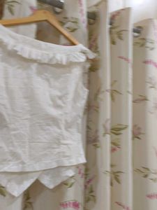 Ruffle Detail Top pyoer cotton white